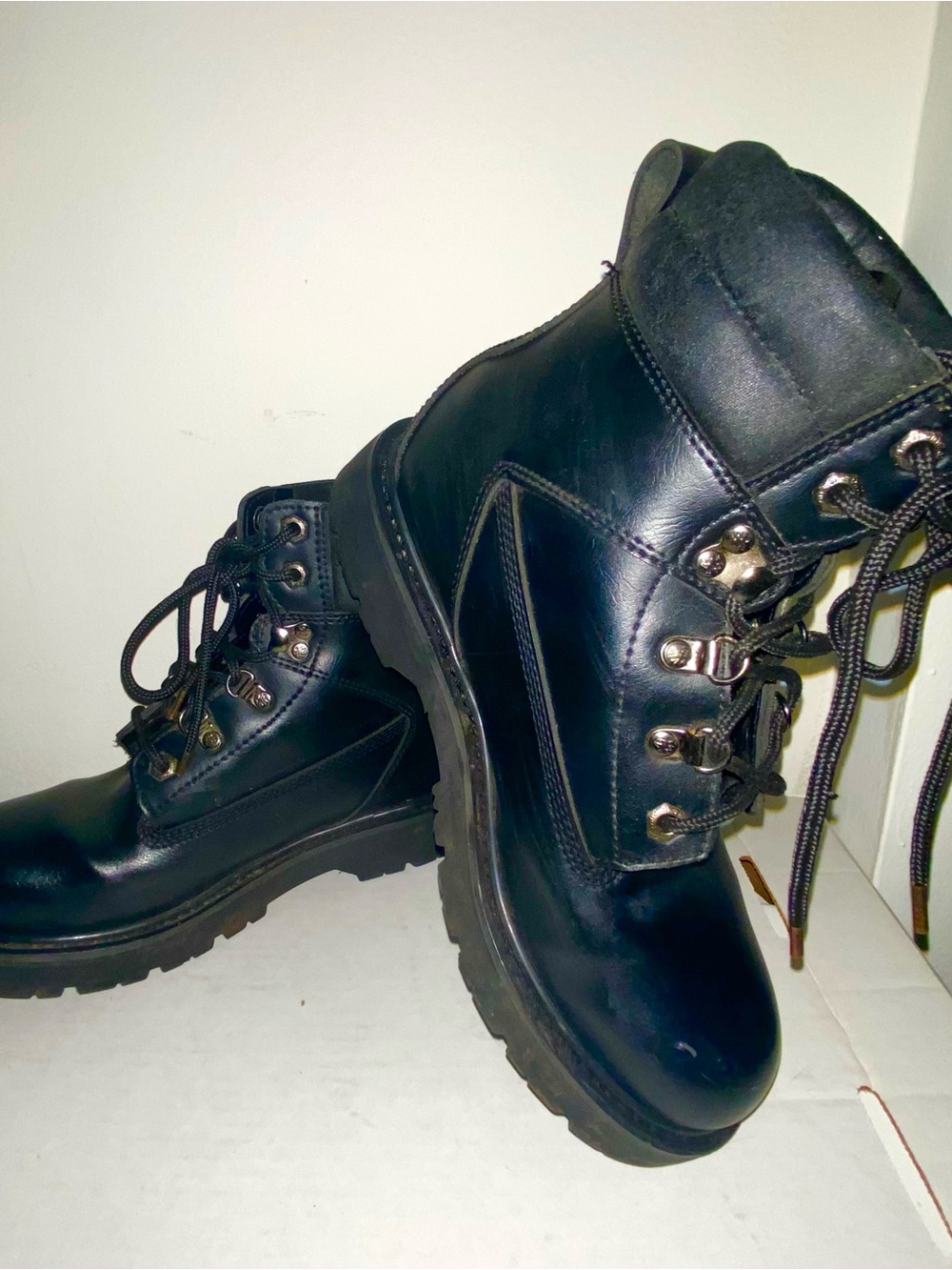 Wrangler Men's Black Leather Lace-Up Work Boots. Size 8.5. Excellent.